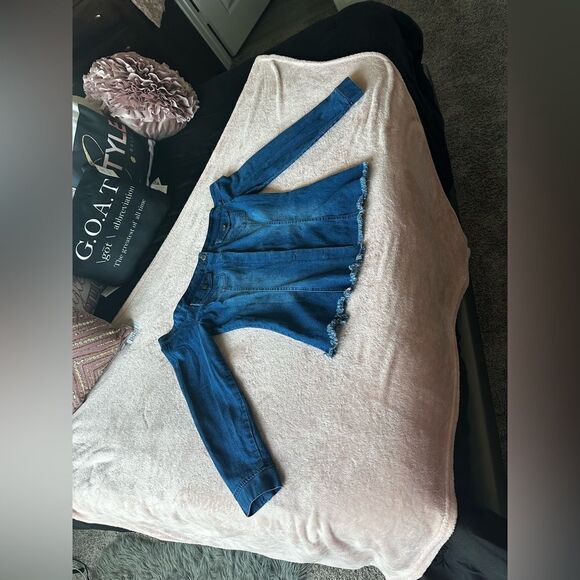 Off The Shoulder Denim Top - Picture 5 of 8